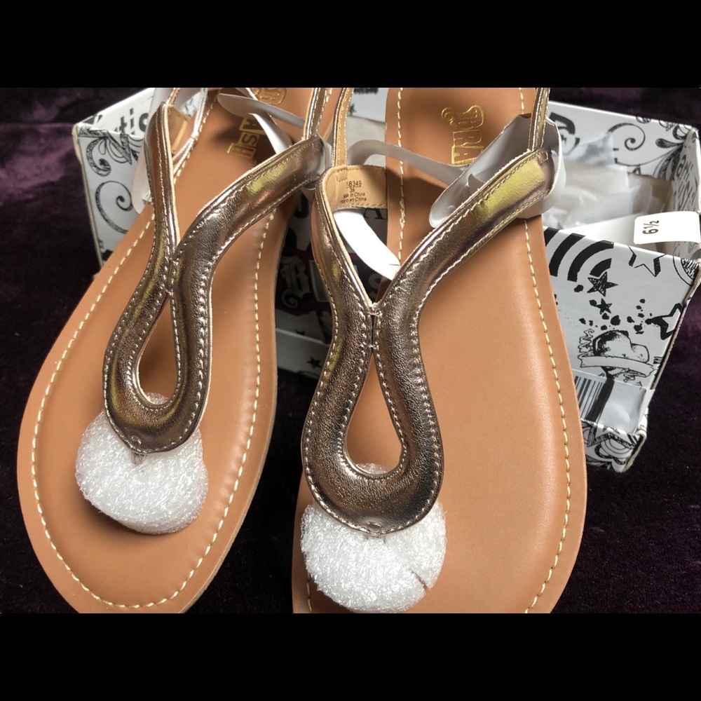 Gold Sandals from Brash ✨